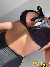 selena-prive-ontvangst-via-kinky-6903813232844c0013f62e07