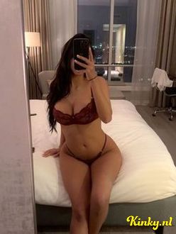 amina-prive-ontvangst-via-kinky-692ebc70f22bb400132463e6