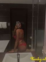 chloe-escort-via-kinky-6920c1130e66ef00137b8186