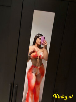 ivonny-prive-ontvangst-via-kinky-6876856b375bfd00131927d9