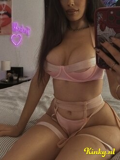 katty-escort-via-kinky-67ade0411f88450013e45515