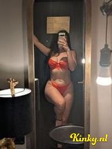 esmee-virtual-sex-via-kinky-6953d781df87af00127602aa