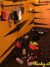 meesteres-natasja-bdsm-via-kinky-69277aad5cb7bf001380094f