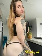 presley-virtual-sex-via-kinky-6899e7267266d20013b93cf9