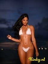 Sofi - Sexy brunette