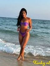 Sofi - Sexy brunette