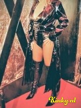 meesteres-davina-bdsm-via-kinky-68a329d48a4a7a001352705e