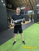 Bas - Sociale knuffelbeer