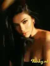 Laura - Naughty elegance 