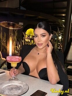 laura-escort-via-kinky-673f684850f4360013750beb