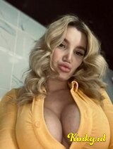 Michelle - Virtual girlfriend WhatsApp and Telegram