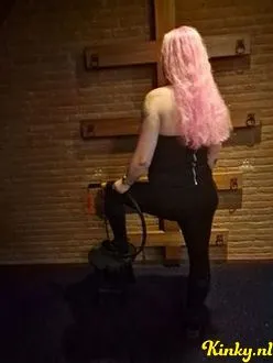 meesteres-yvon-bdsm-via-kinky-691457dd0e66ef00137b6491