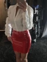 salomé-weer-aanwezig-bdsm-via-kinky-6744ebb06b9e4b00123e9afe