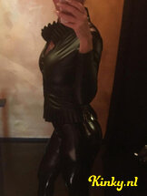salomé-bdsm-via-kinky-68272e4043e4b9001386ba66