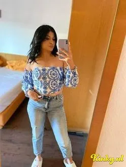 julia-escort-via-kinky-6932b919850e9600133cfe5e