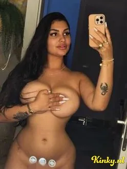 izza-escort-via-kinky-6932a61fb963cb00133b97ae