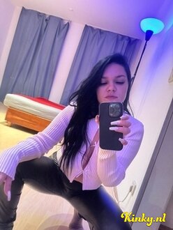 eva-escort-via-kinky-6759c91c5f835200131a789a