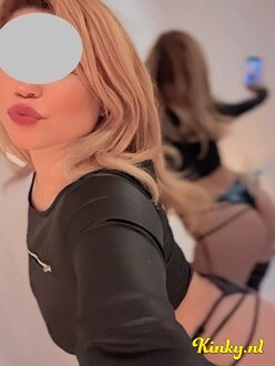 carla-virtual-sex-via-kinky-675f3b61c2668700133baf32