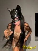 Scarlett - luxurious queen party