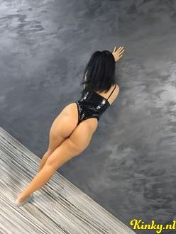 roxy-escort-via-kinky-6909925035dea800130b132e