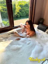 azrabal-prive-ontvangst-via-kinky-67c71c08cfa45700132a1bd2