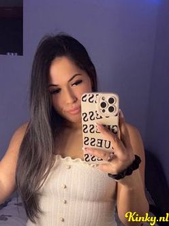 misa-virtual-sex-via-kinky-684c027131f4b00013ba3ade