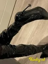 luna-bdsm-via-kinky-6792973aff530e001335bbc2