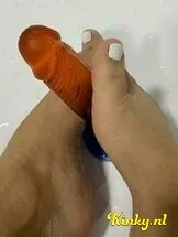 luna-bdsm-via-kinky-679297c61cfed900133d94fe