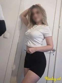 anndra-escort-via-kinky-69824b716b12d80013144c43