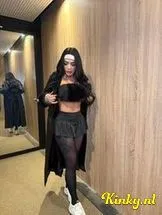 khloe-prive-ontvangst-via-kinky-698ef35ed39ffe0013a6c72b