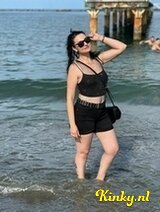 Alejandra - Pussy shaved completely