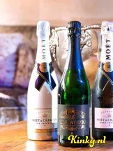 villa-weizigt-club-in-dordrecht-5cf6a7e2402232bd36d805c1