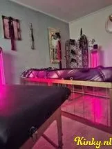 toby-erotische-massage-via-kinky-68b7e4e62db4460014135b2e