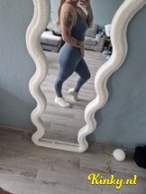 iris-virtual-sex-via-kinky-6841742f4783f70013b0ec18