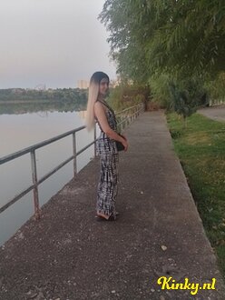 selena-escort-via-kinky-6887a3a329a22700136130e4