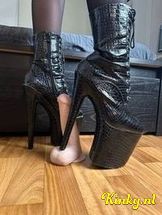 monica-virtual-sex-via-kinky-692ee30373dfe00013a35e2b