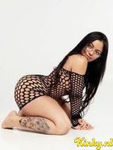 Nahomy - Colombian Brunette Goddess