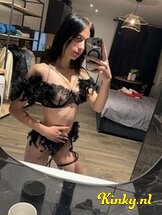 izza-escort-via-kinky-67d80d0b5448950013ed14b8