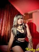 Chloe - Sexy Latina trio vol melk en heerlijke kont