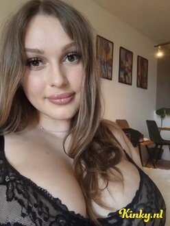 leya-prive-ontvangst-via-kinky-67f4ec743cd0cf00131c24ee