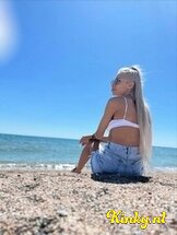 chloe-escort-via-kinky-688fc558375bfd00131951e1