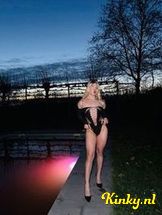 ariana-escort-via-kinky-69303fb7ee197300132c88a9