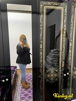 loret-escort-via-kinky-684984be31f4b00013ba35cf