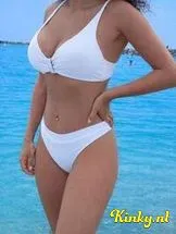 aicha-escort-via-kinky-695a05c9c29d42001344033d