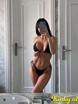 Bella - Colombian hot