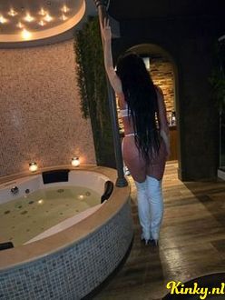 kiki-virtual-sex-via-kinky-692722956ef3790014355493