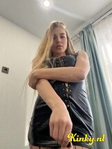 mistress-sia-bdsm-via-kinky-6810ef7a9e10cc0013440925