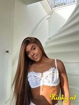 ágatha-prive-ontvangst-via-kinky-698c4b6e884a670012887344