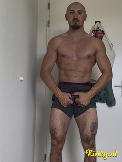 valentin-escort-via-kinky-68a708e97266d20013b95481