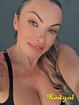 Nora - Online Nude Yoga-Striptise-Naughty Games